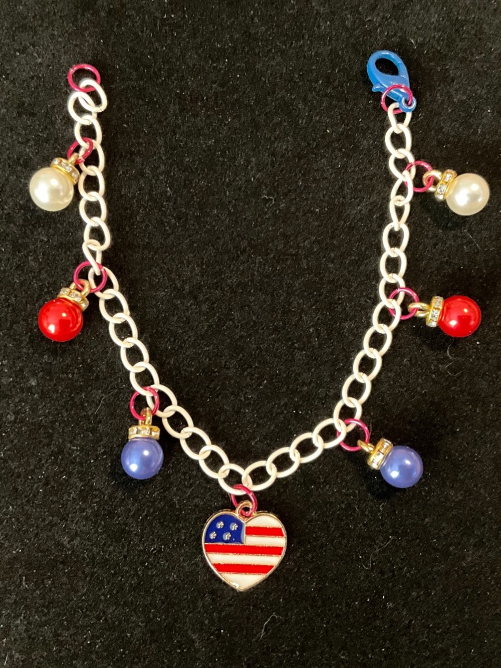 Parky’s Place Patriotic USA Heart Flag Charm Bracelet White Chain